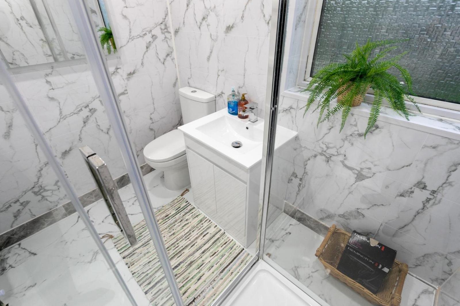 Cozyhome-3Br-5Guest#Netflix#Parking#Garden Nottingham Luaran gambar